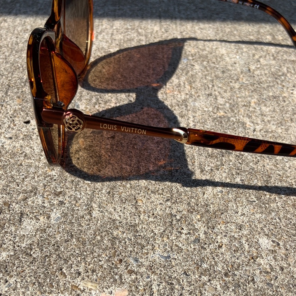 Louis Vuitton Brown Tortoise Sunglasses - Picture 4 of 5